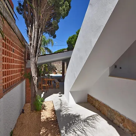 Villa For 4 Persons In Costa Brava *