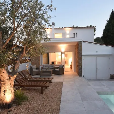 Villa For 4 Persons In Costa Brava L' Escala