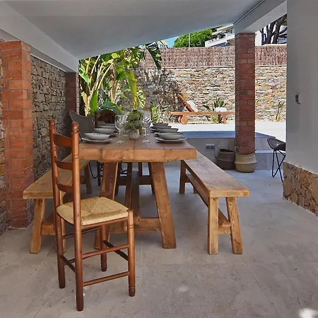 Villa For 4 Persons In Costa Brava *